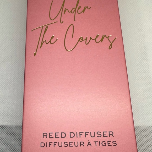 Revolution Beauty London Under The Covers
Reed Diffuser - Picture 4 of 8